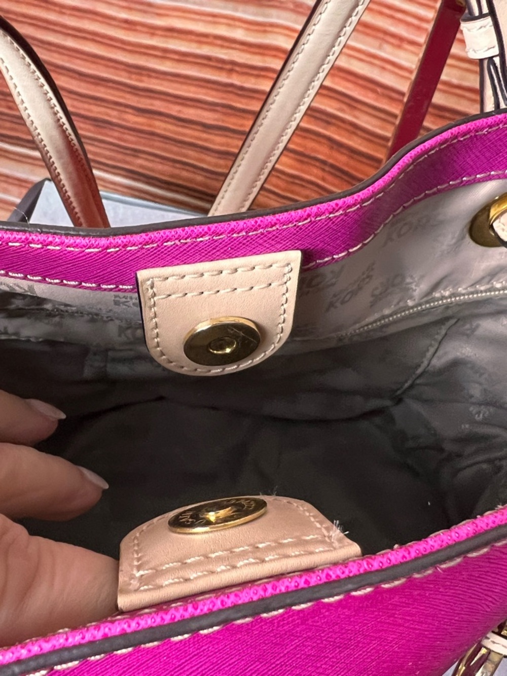 Michael Kors Jet Set Travel Tote Hot Pink Fushia Saffiano Leather Cream Handles - Picture 13 of 17